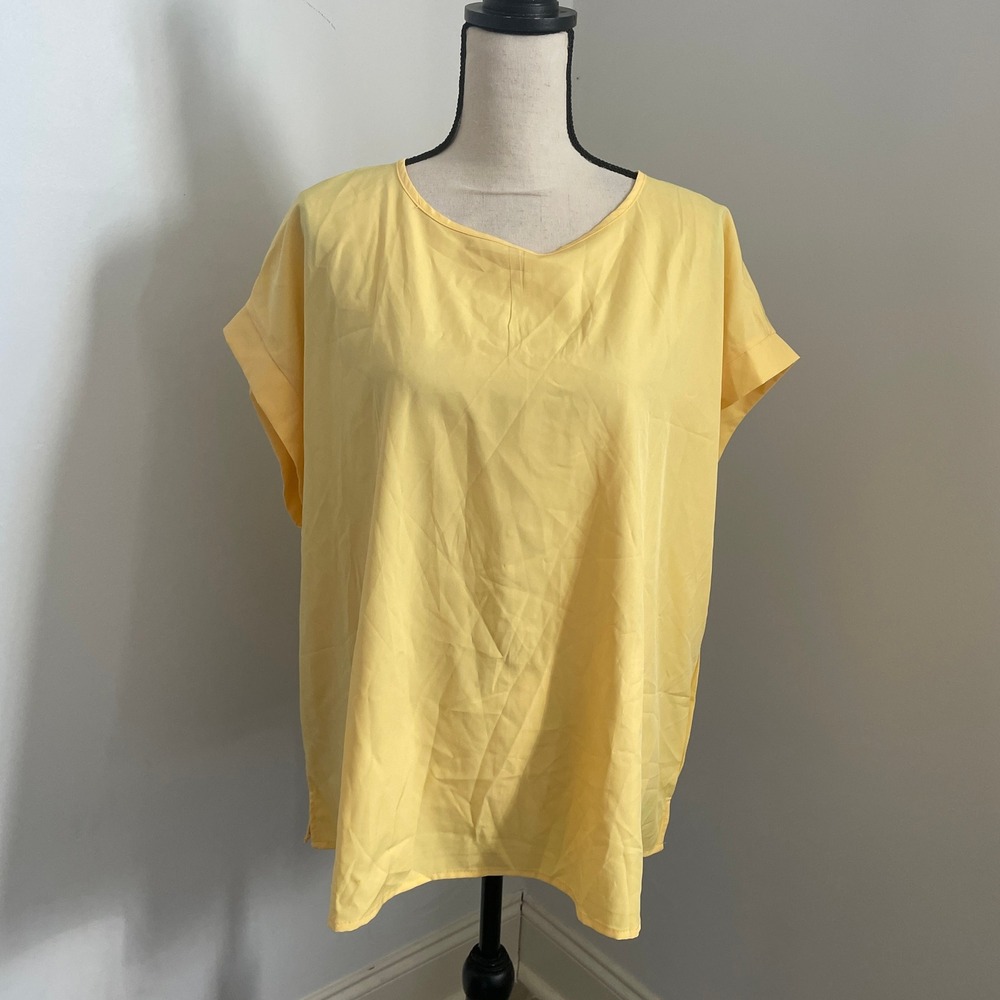 Yellow Short Sleeve Blouse sz 2XL Round Neck Shirt Pastel Easter Top Lightweight